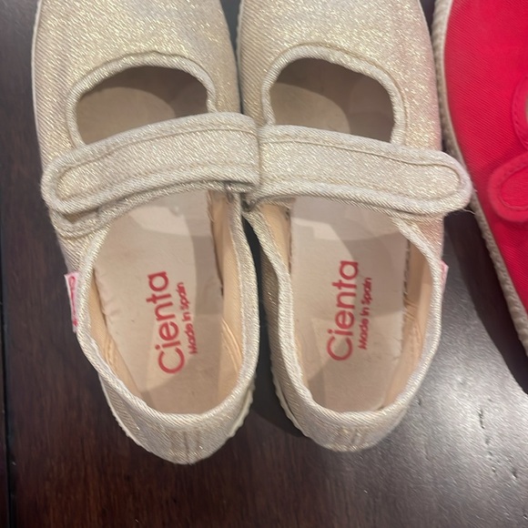 2 pairs Cientas. Both 31 - Picture 3 of 4